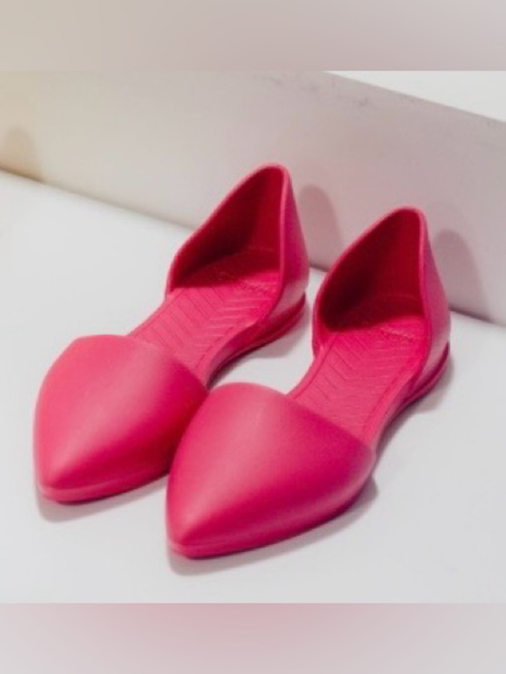Native Sz 8 Audrey D’Orsay Women's Vibrant Hot Pink Flats